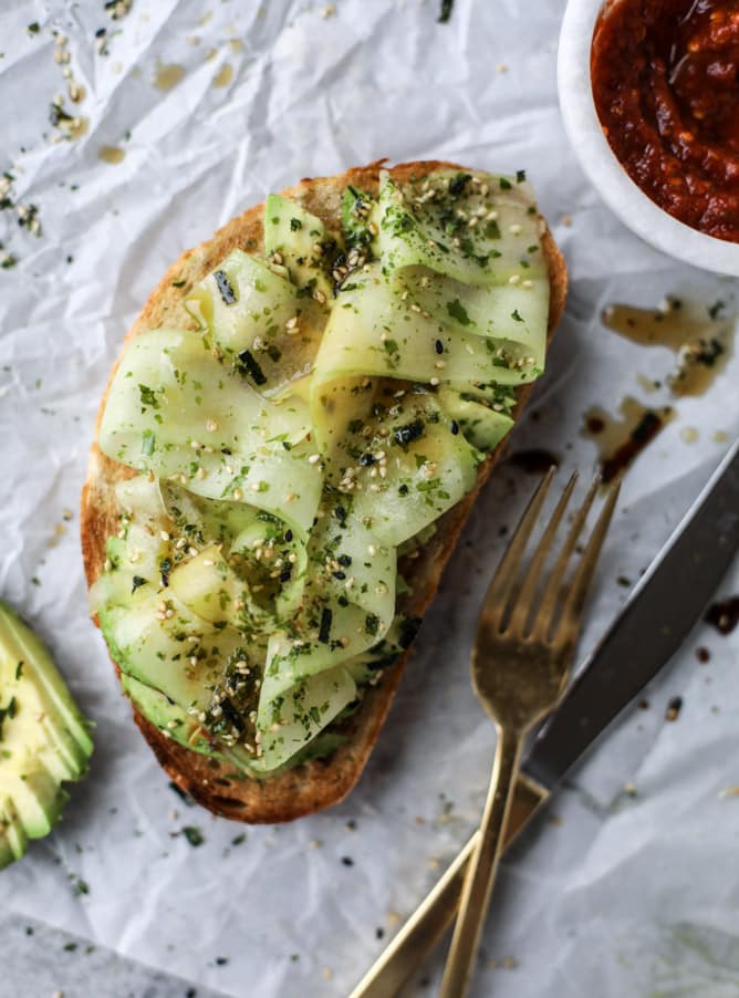 sesame cucumber ribbon avocado toast I howsweeteats.com 