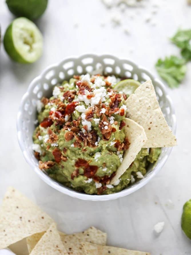 cheesy chipotle bacon guacamole I howsweeteats.com