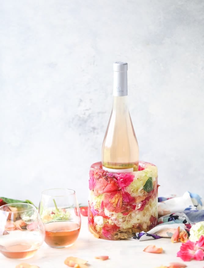 how to make a floral ice bucket - VIDEO! I howsweeteats.com 