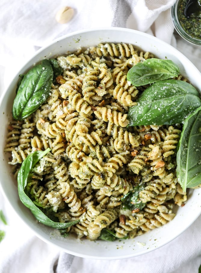 pistachio pesto pasta salad with burrata I howsweeteats.com