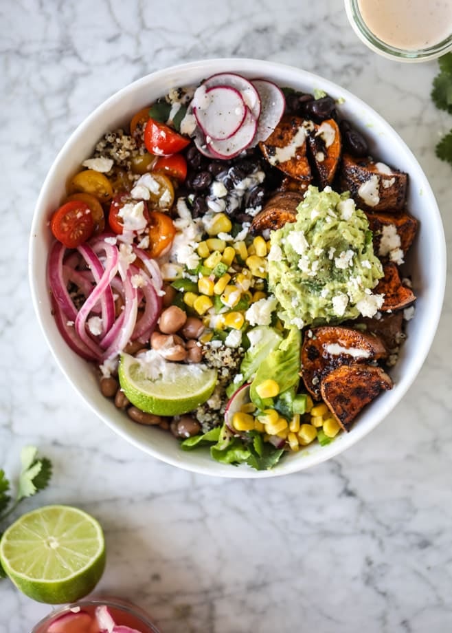chipotle caramel sweet potato burrito bowls I howsweeteats.com #burritobowls #vegetarian #quinoa #sweetpotatoes 