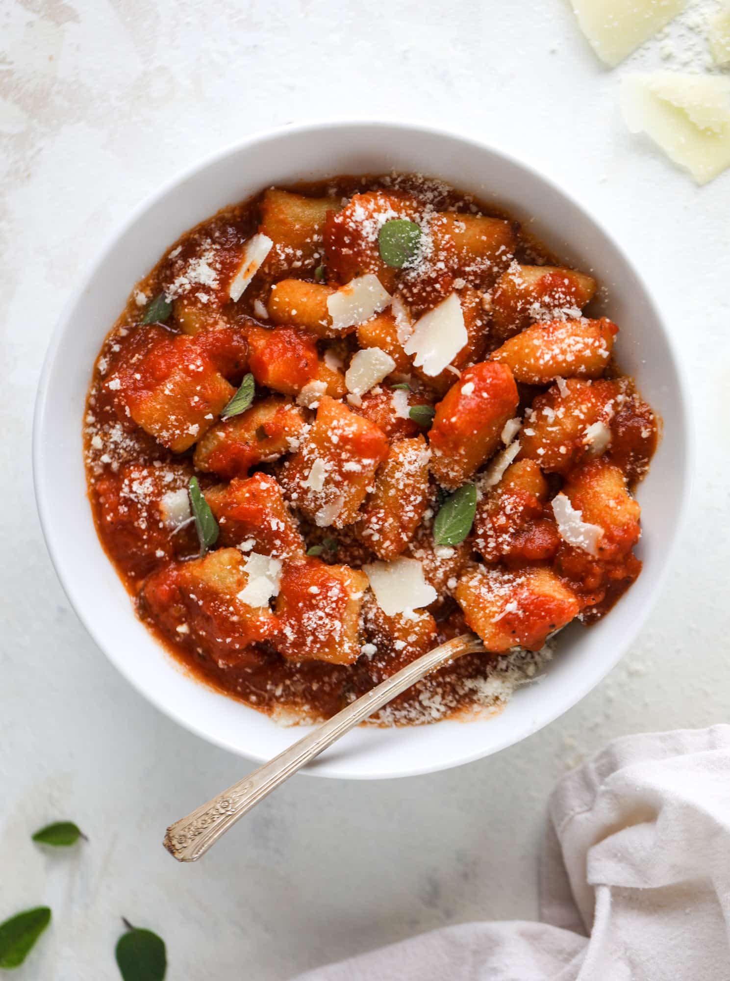 Homemade cauliflower gnocchi that tastes just like the Trader Joe's version! It's made with cauliflower, comes together fast and is super easy! I howsweeteats.com #cauliflower #gnocchi
