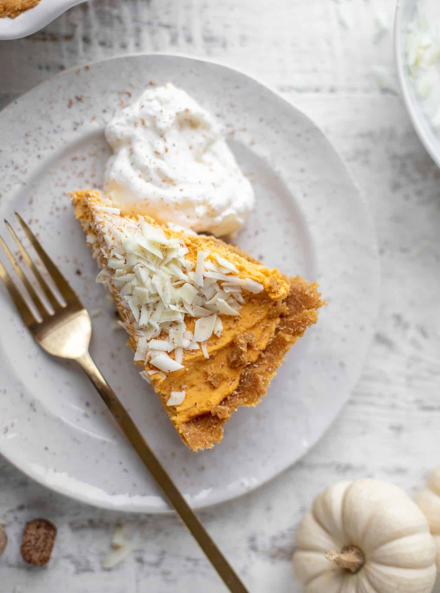 pumpkin mousse pie with white chocolate