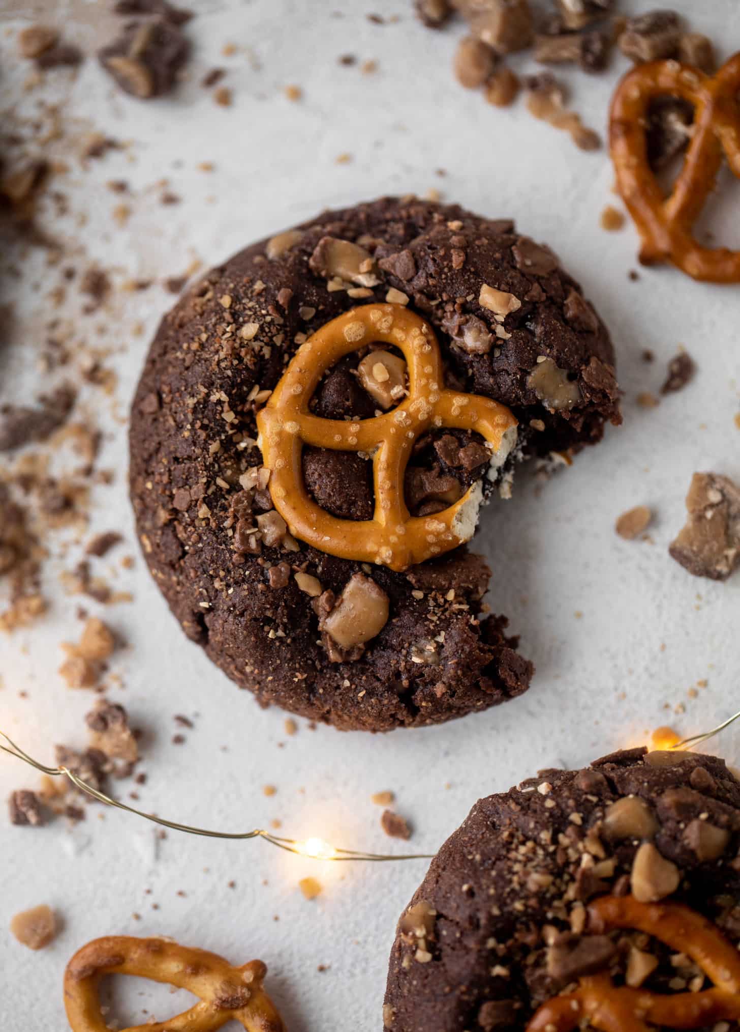 chocolate toffee pretzel cookies
