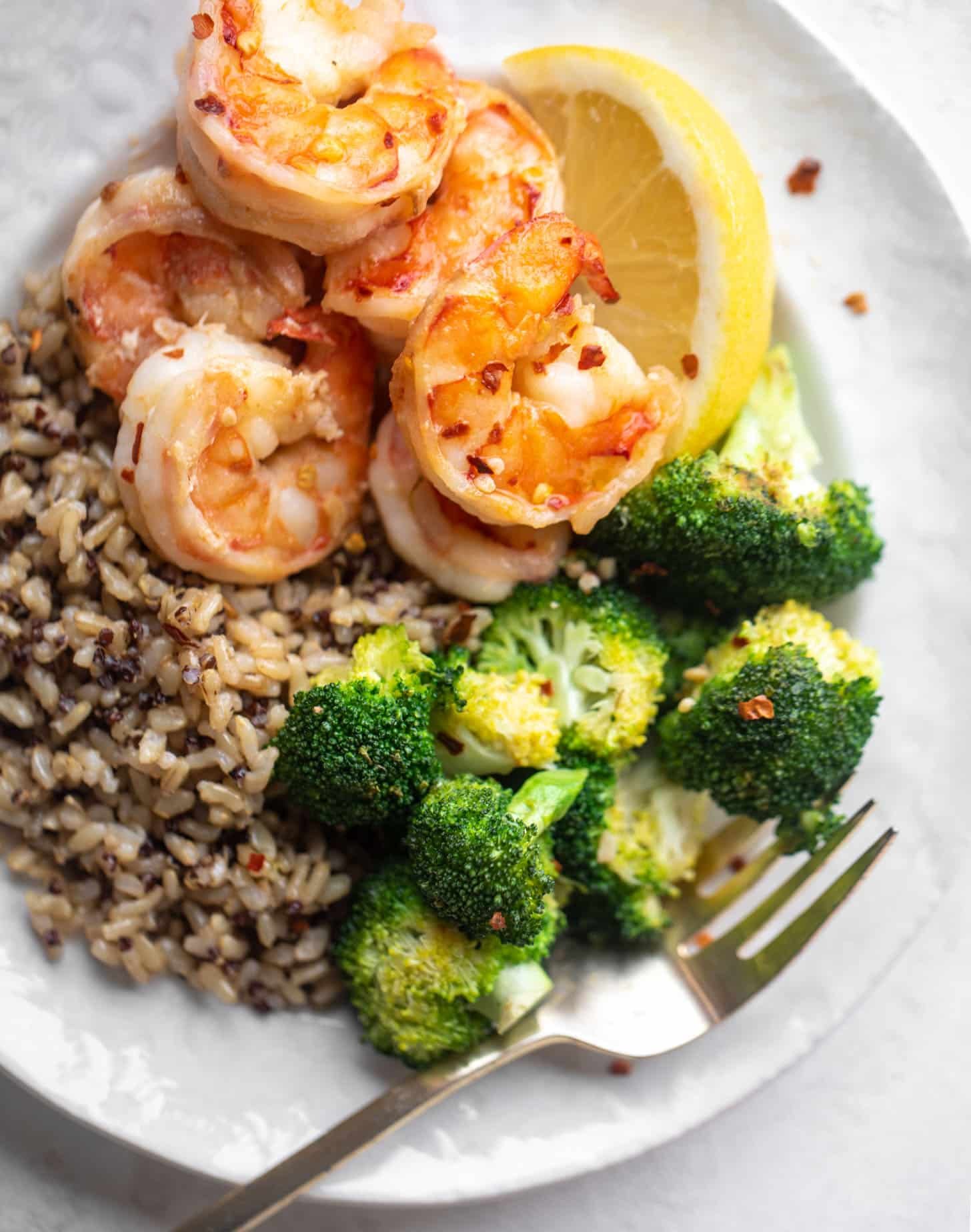 lemon butter shrimp and broccoli with quinoa