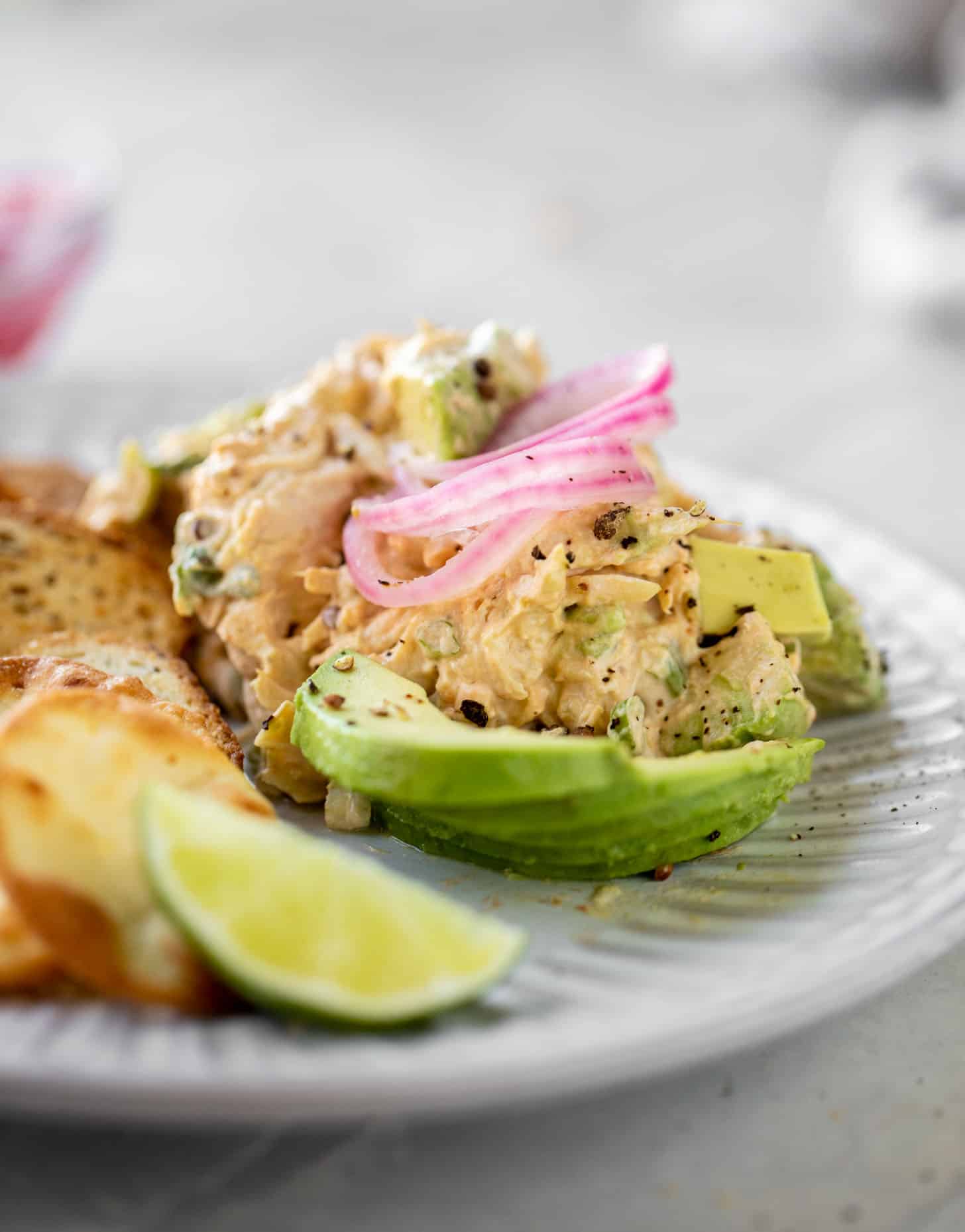 avocado chicken salad with crackers