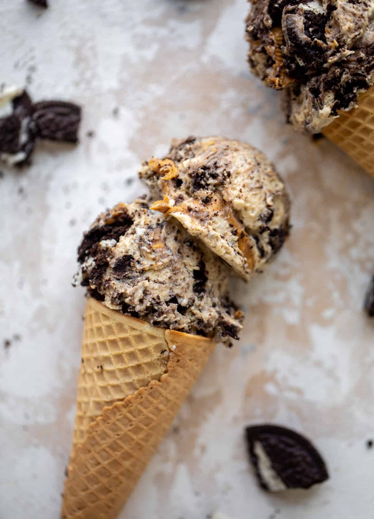 no churn peanut butter oreo ice cream in a cone
