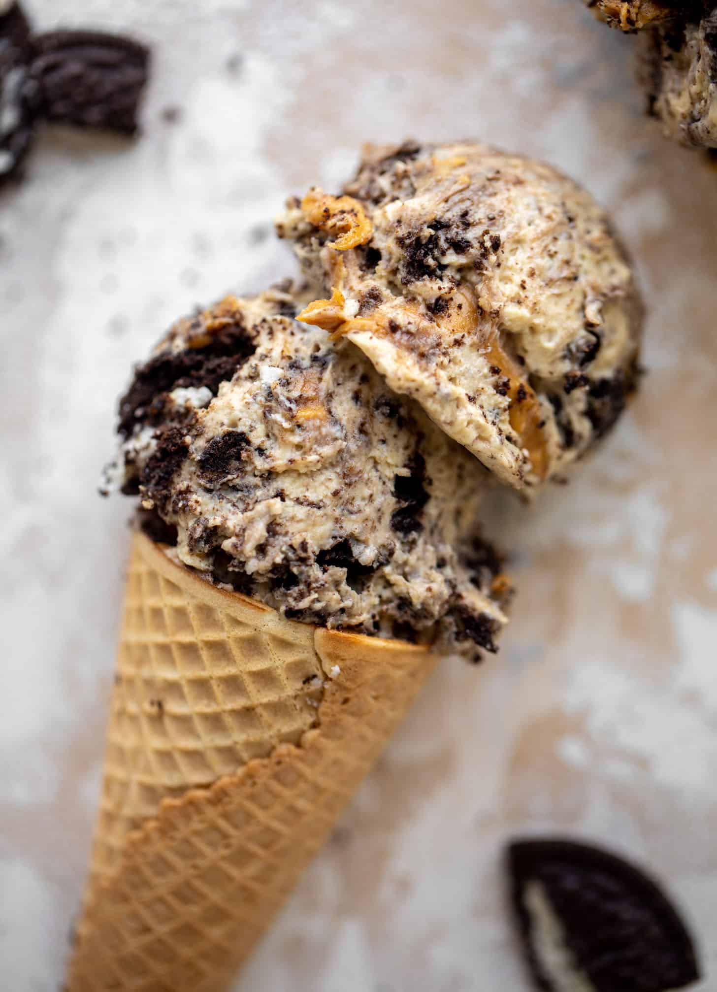 no churn peanut butter oreo ice cream in a cone