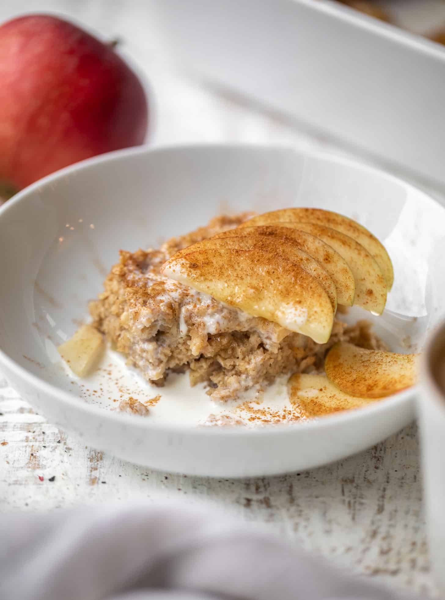 apple cinnamon baked oatmeal