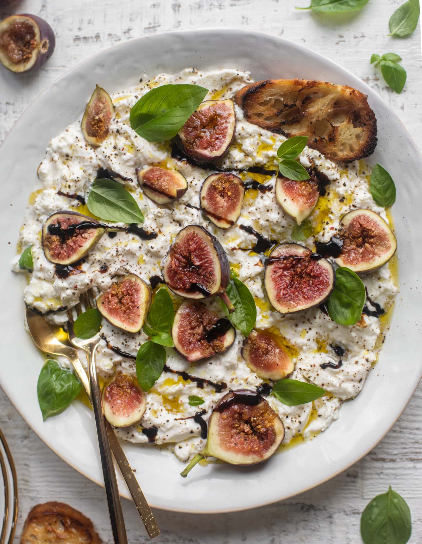 fig caprese salad
