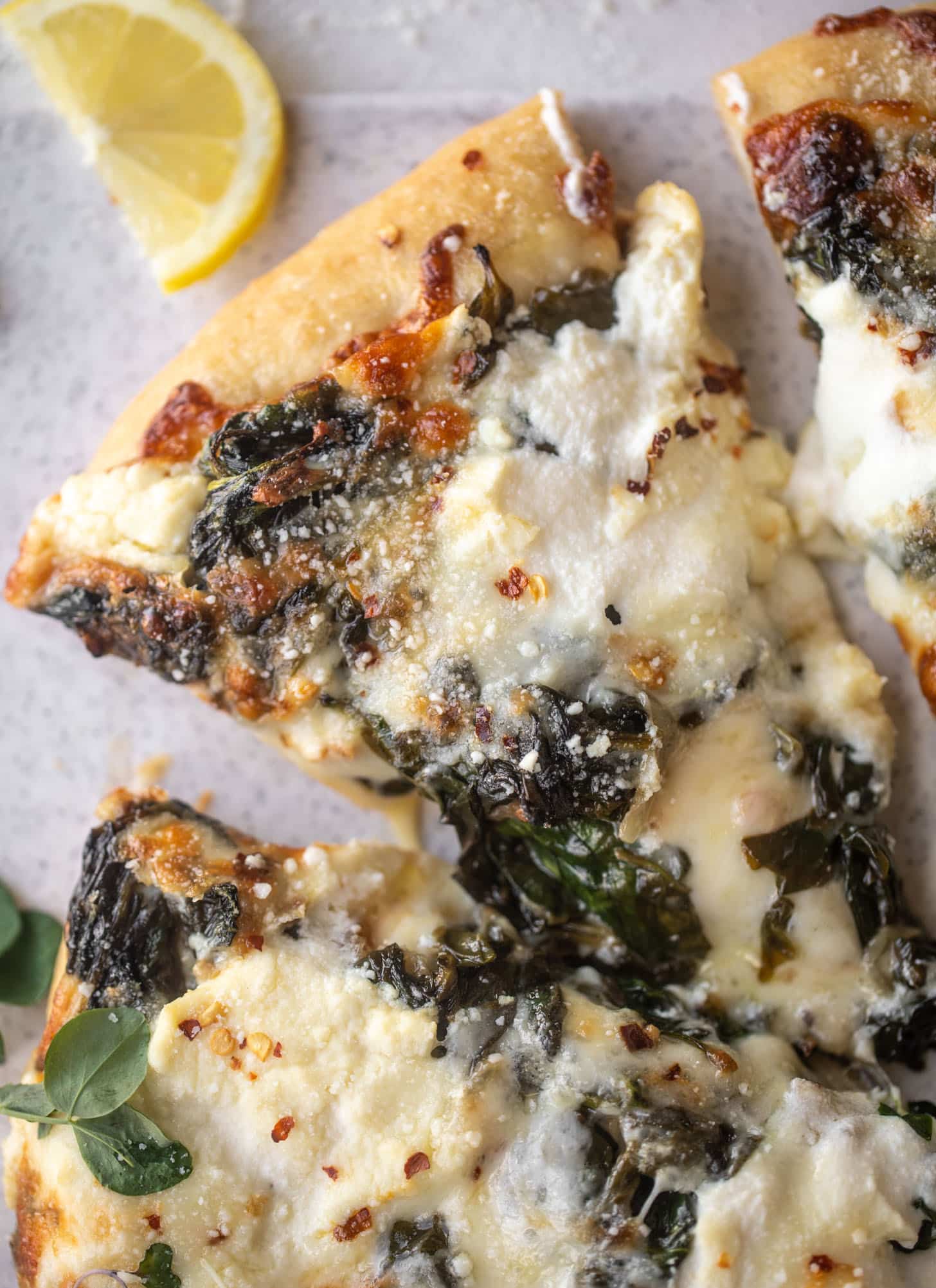 smoked mozzarella spinach pizza