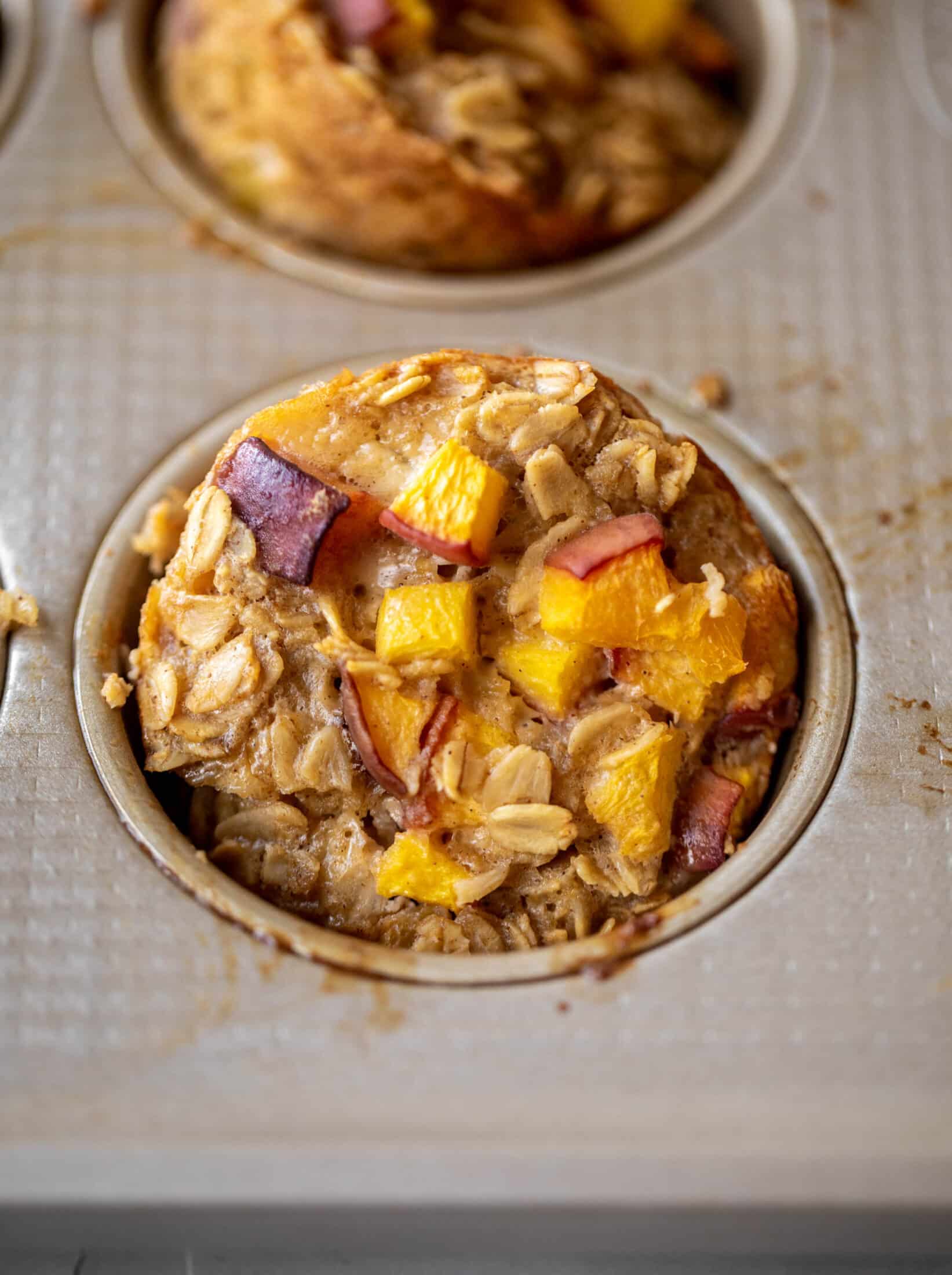 peaches and cream baked oatmeal cups