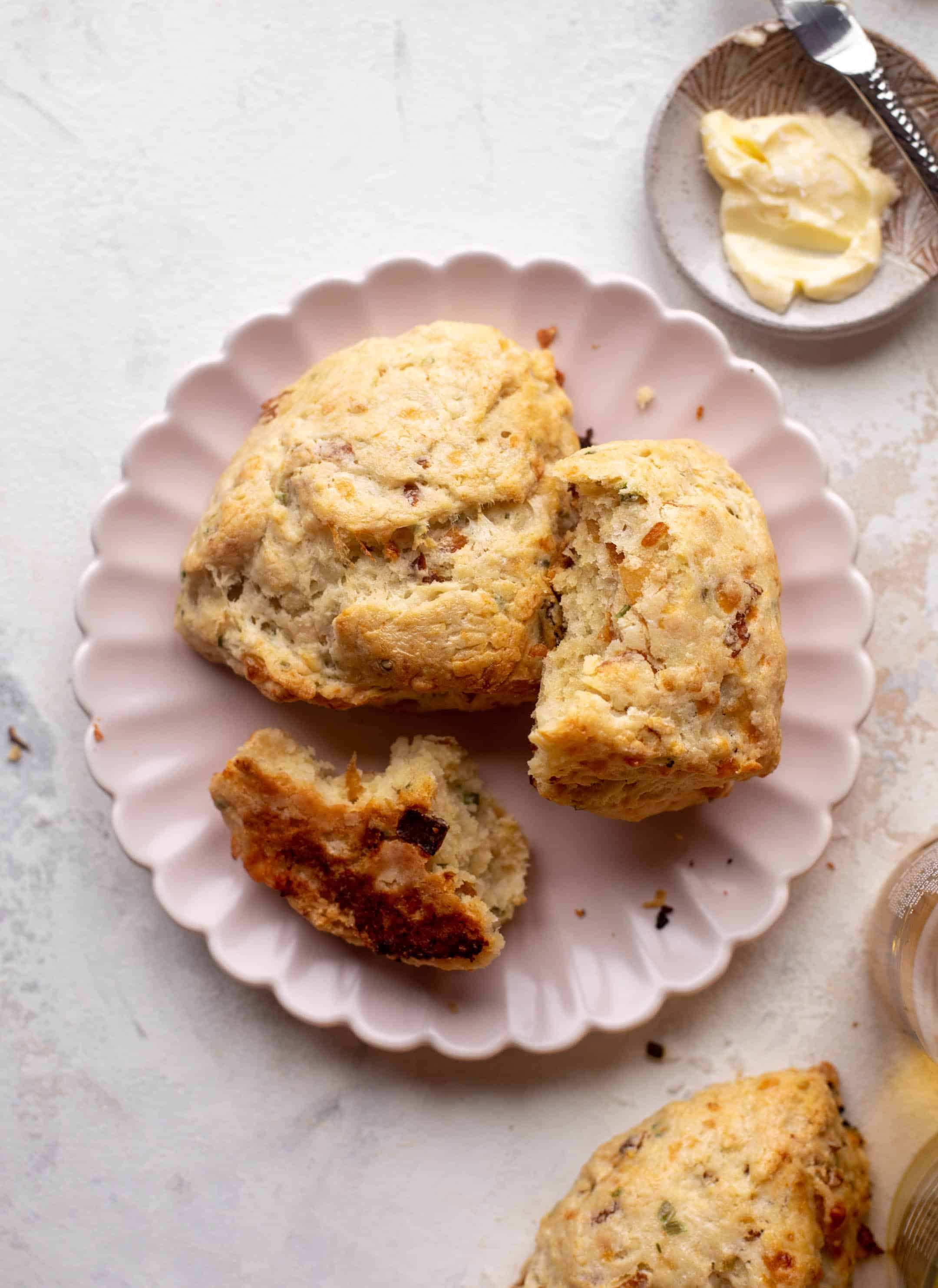 irish cheddar and caramelized onion beer bread scones