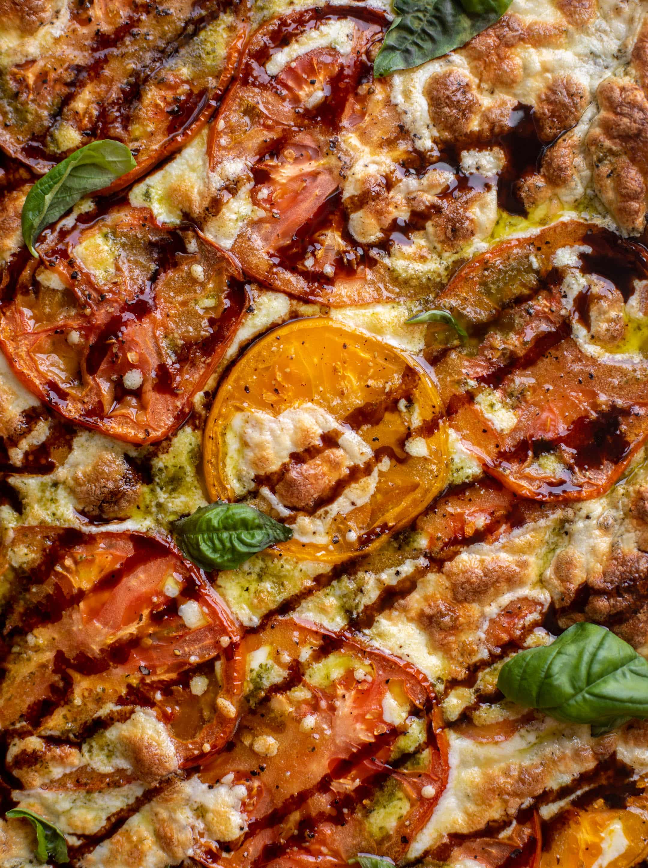 caprese puff pastry pizza