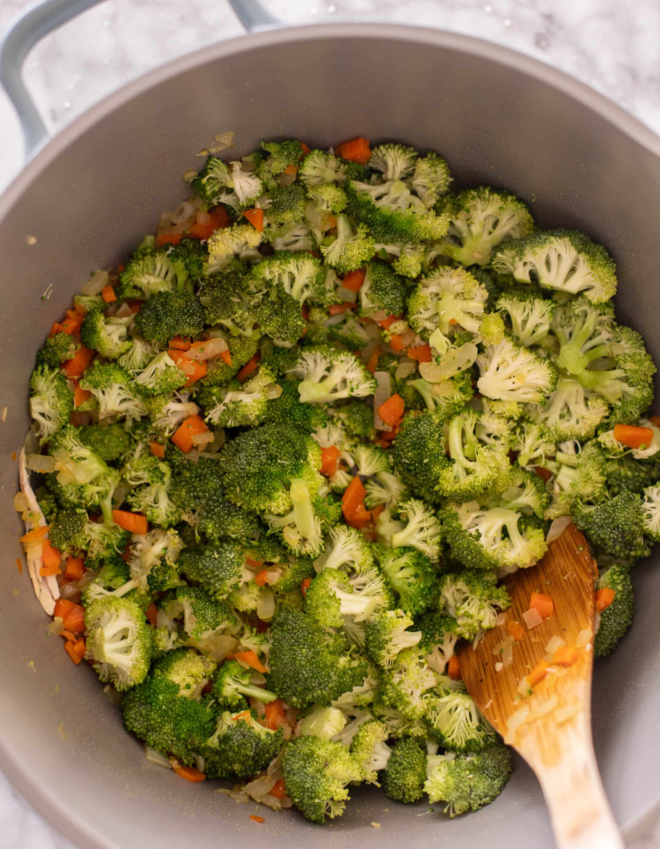 creamy chicken and broccoli soup