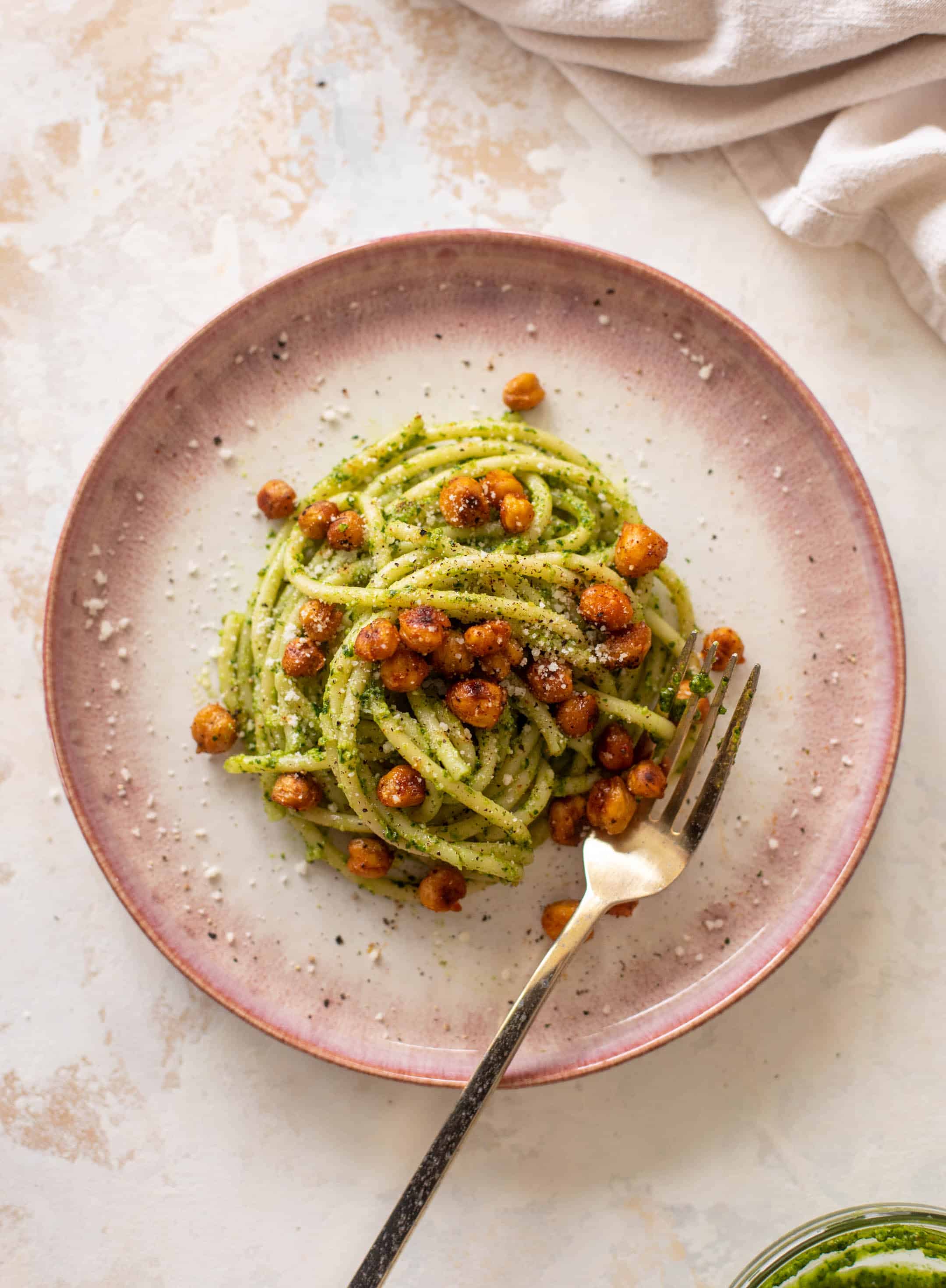 kale pesto pasta with roasted chickpeas