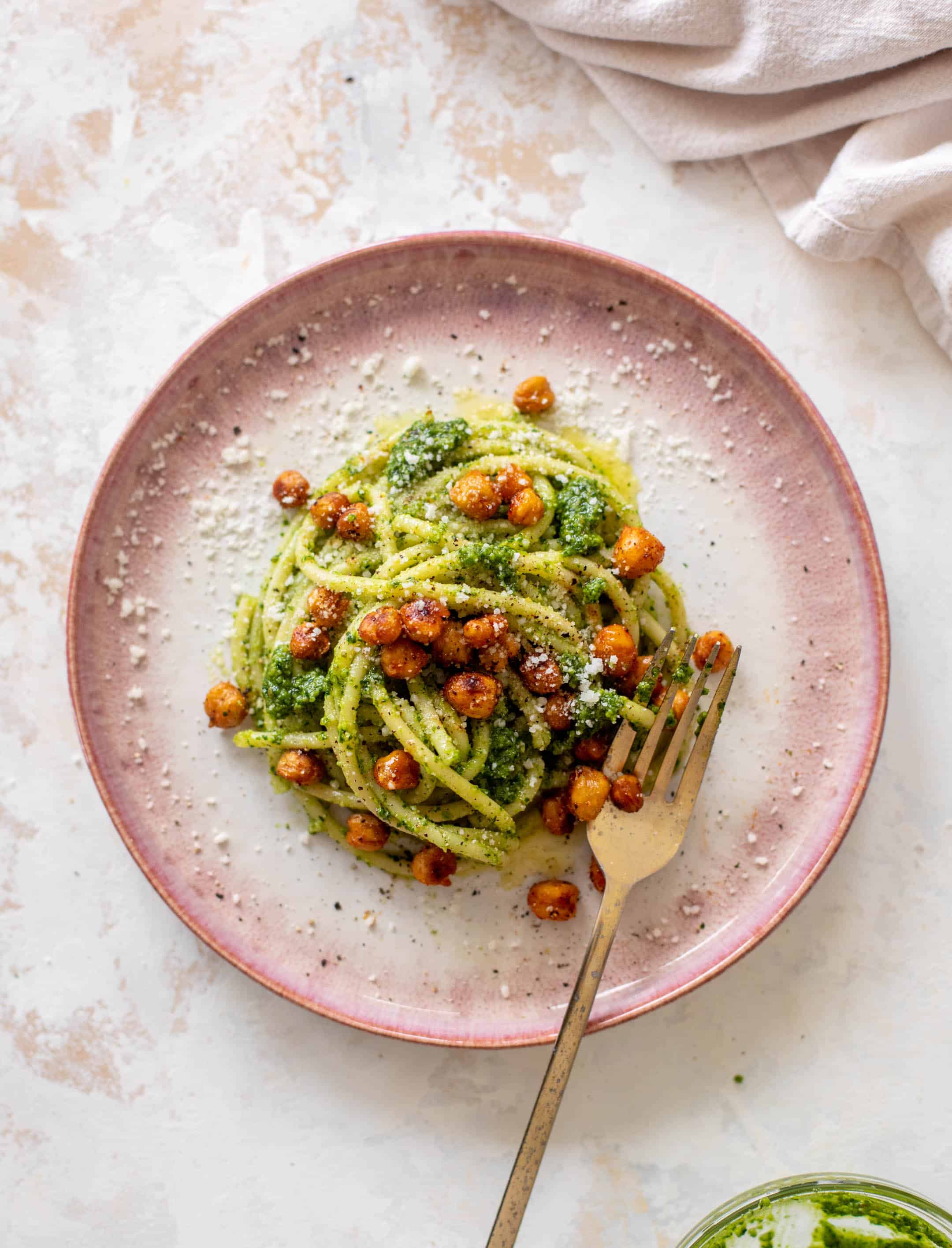 kale pesto pasta with roasted chickpeas