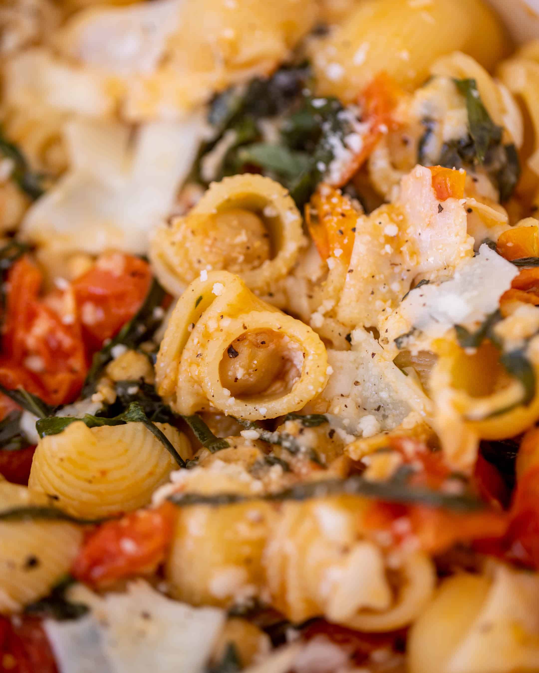 burst tomato pasta with chickpeas and spinach