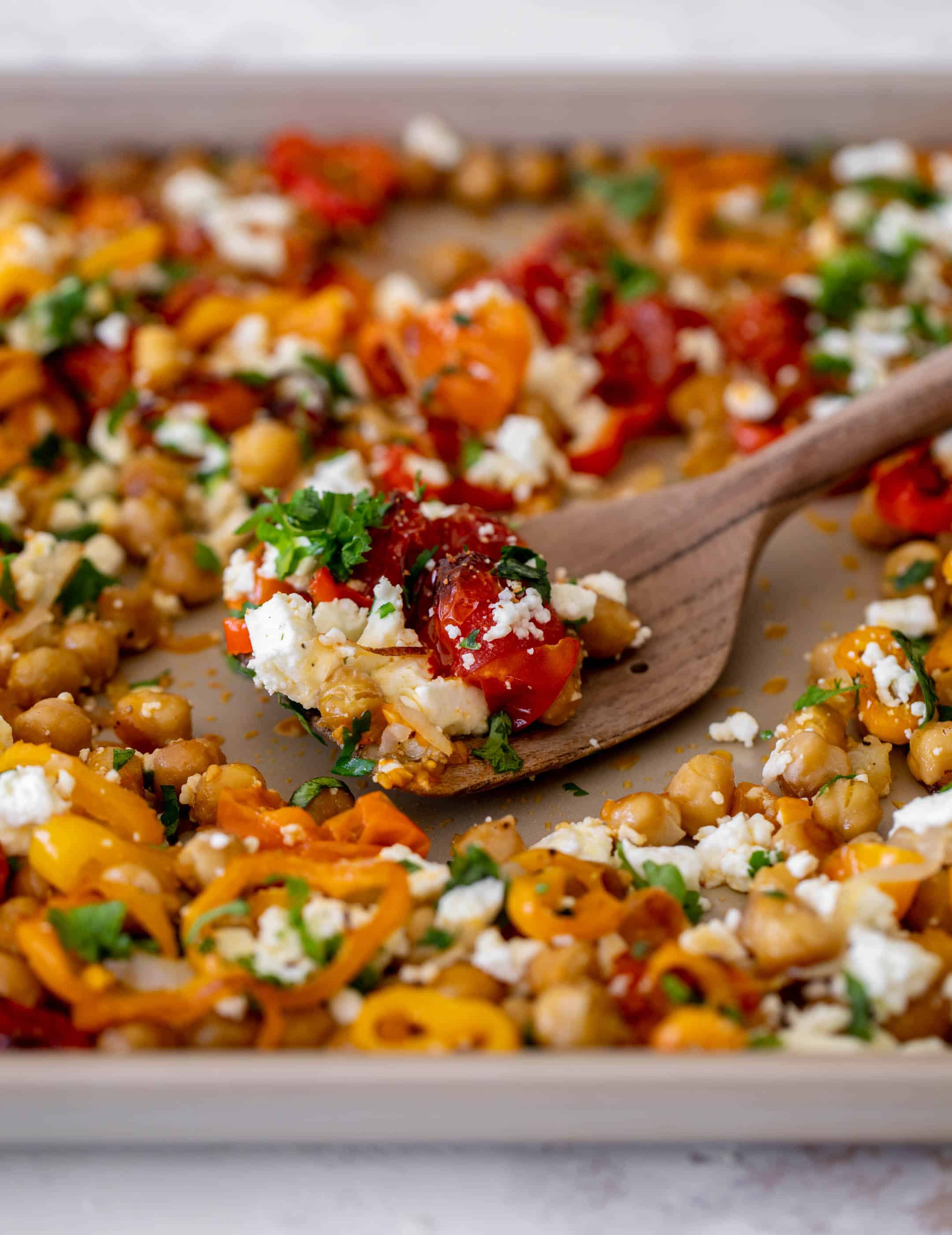 roasted chickpeas with tomatoes and sweet peppers
