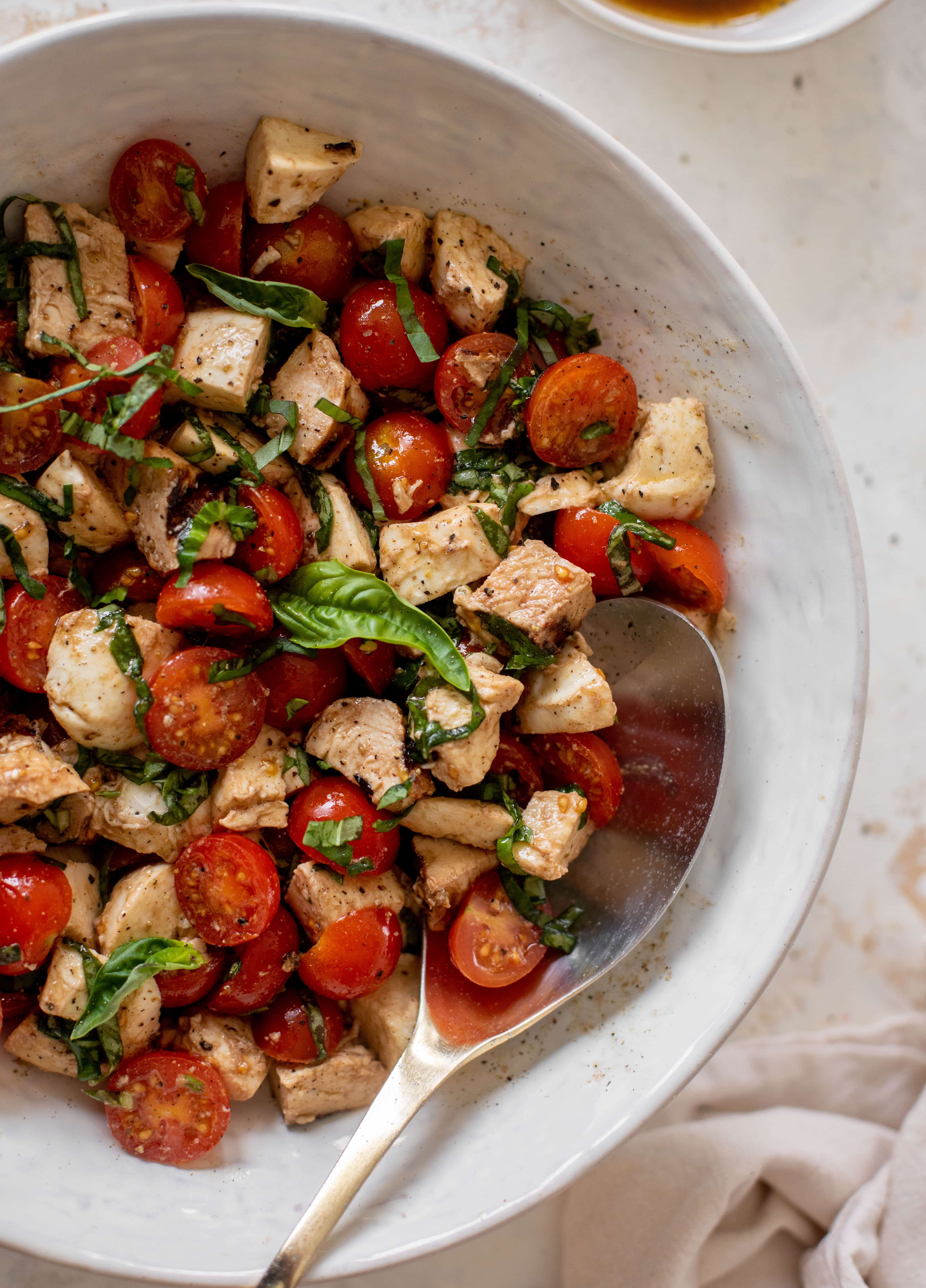 grilled chicken caprese lunch bowl