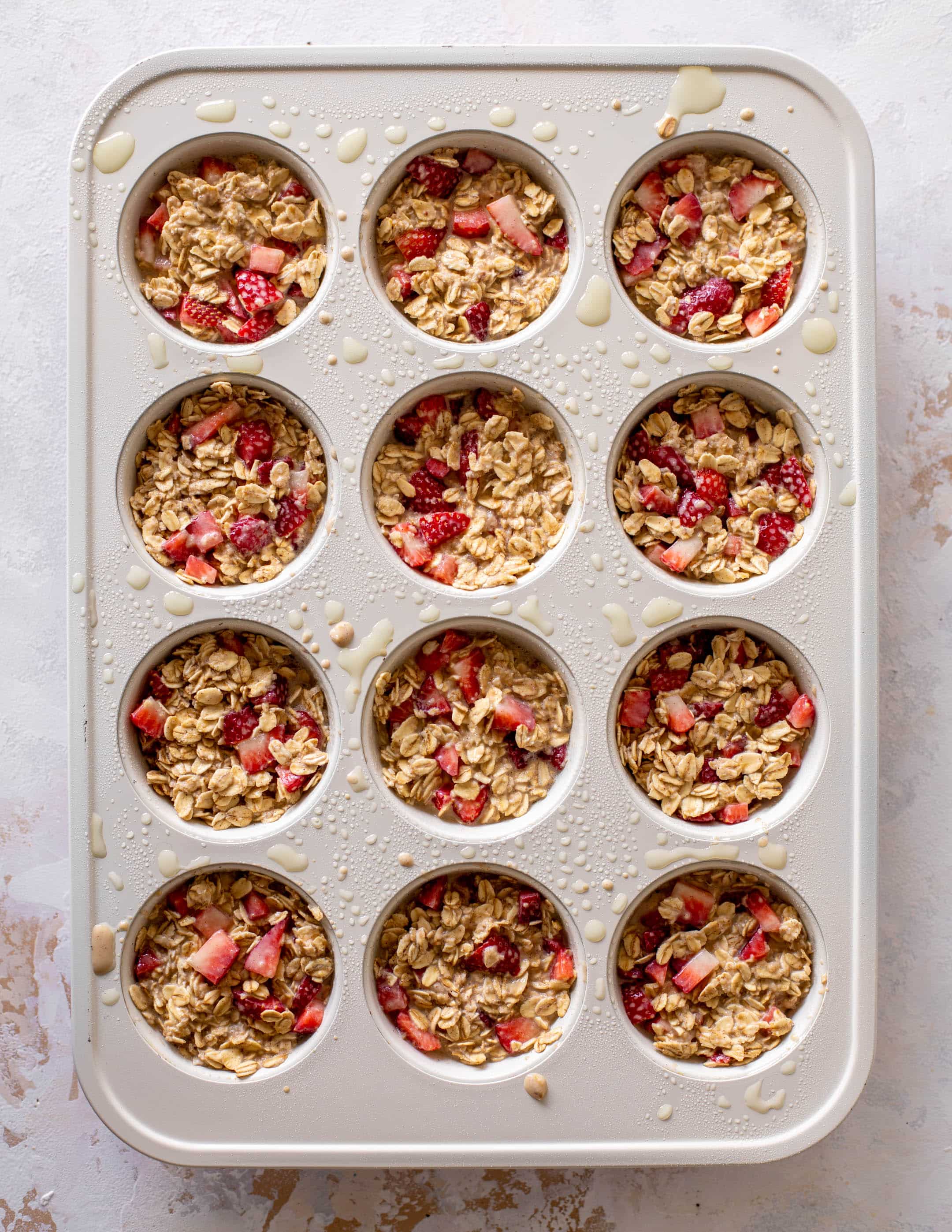 strawberries and cream oatmeal cups