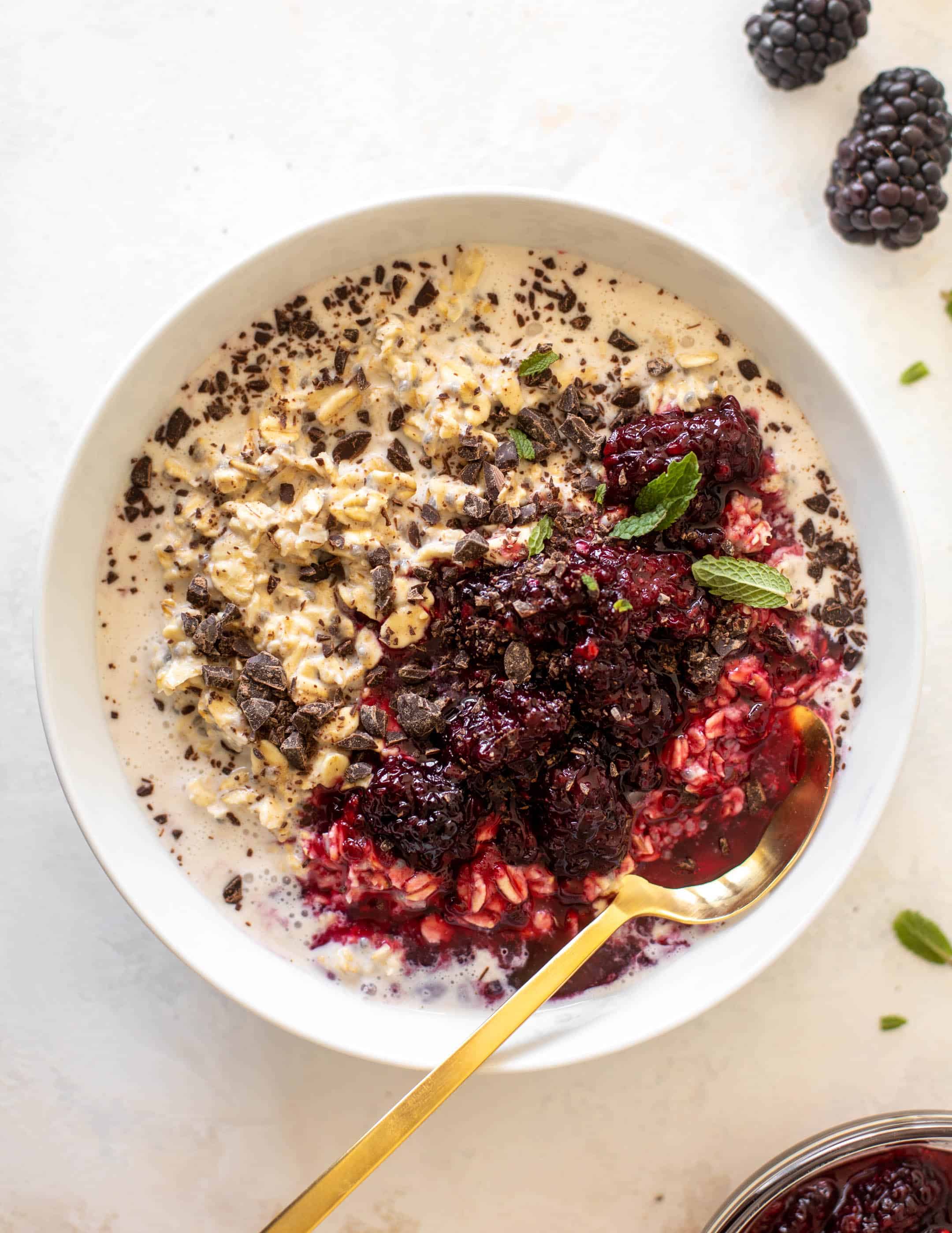 blackberry chip overnight oats