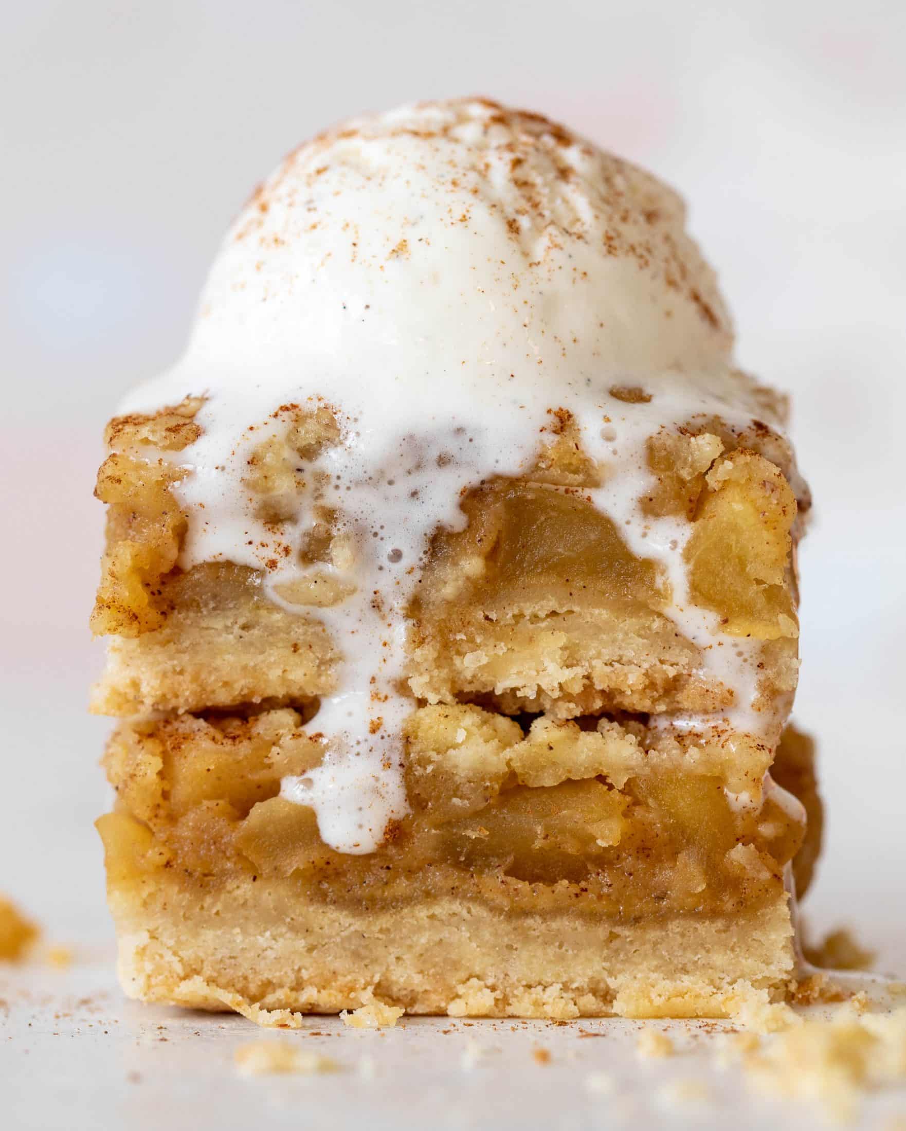 apple pie cobbler bars