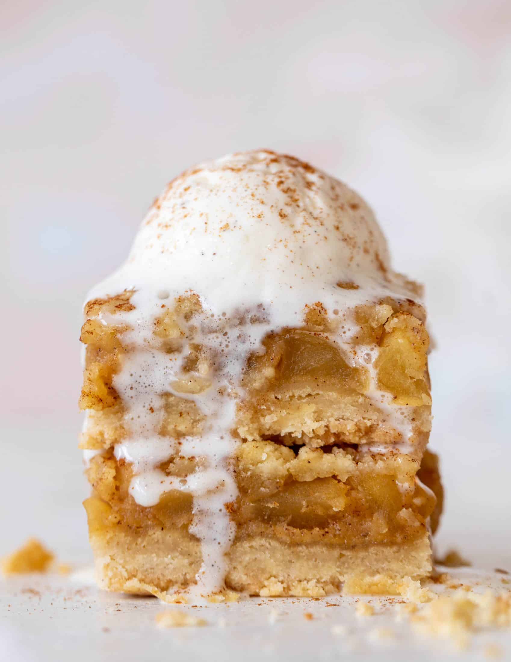 apple pie cobbler bars